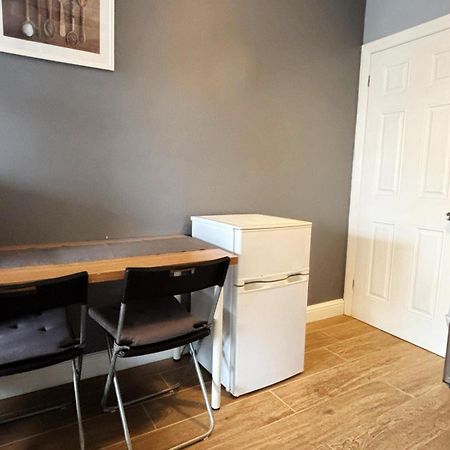 Shirley Apartments, Cozy Studio, Self Check In, 10 Min Drive To City Centre, Walking To Redbridge Train Station سوثامبتون المظهر الخارجي الصورة