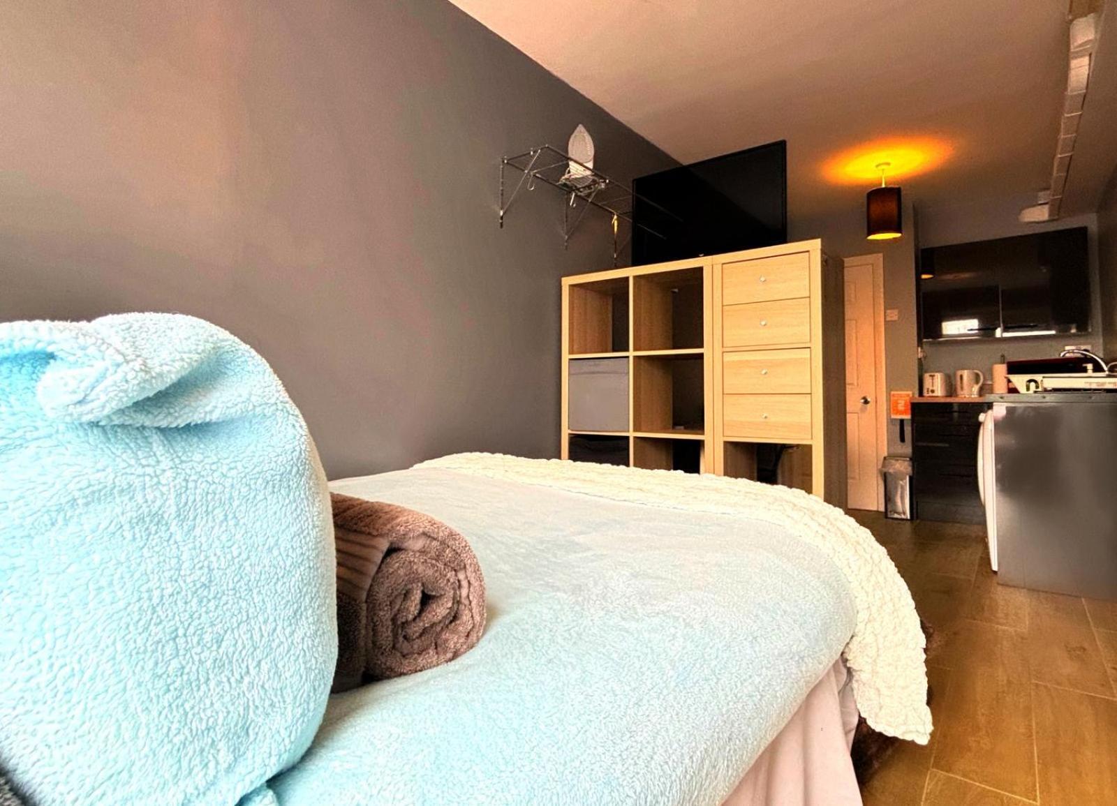 Shirley Apartments, Cozy Studio, Self Check In, 10 Min Drive To City Centre, Walking To Redbridge Train Station سوثامبتون المظهر الخارجي الصورة