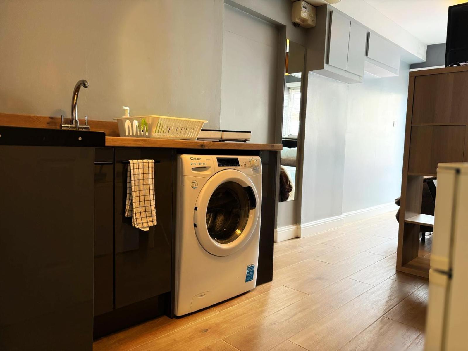 Shirley Apartments, Cozy Studio, Self Check In, 10 Min Drive To City Centre, Walking To Redbridge Train Station سوثامبتون المظهر الخارجي الصورة