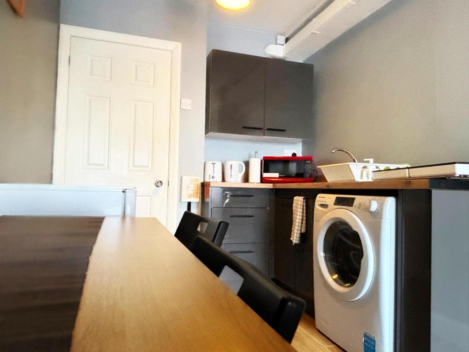 Shirley Apartments, Cozy Studio, Self Check In, 10 Min Drive To City Centre, Walking To Redbridge Train Station سوثامبتون المظهر الخارجي الصورة
